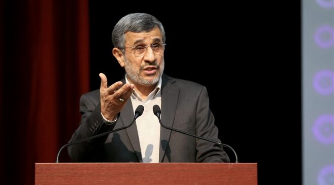 Adaylığı daha önce reddedilen eski İran Cumhurbaşkanı Ahmedinejad seçimlerde aday olabileceğini duyurdu