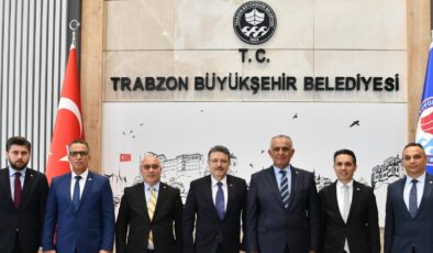 Milli Eğitim Bakanı Çavuşoğlu Trabzon’da resmi temaslarda bulunuyor