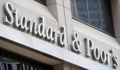 S&P, Fransa’nın kredi notunu düşürdü