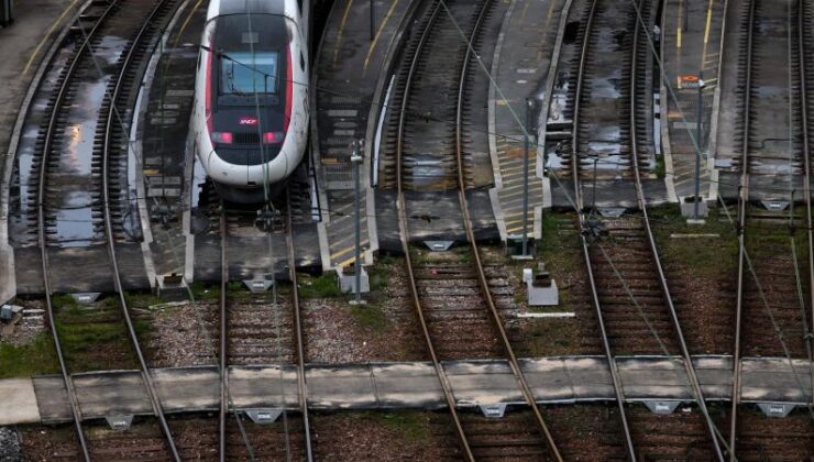 Fransa’da Olimpiyatlar öncesi tren hatları devre dışı kaldı