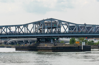 New York’ta aşırı sıcak nedeniyle metal köprünün mekanizması bozuldu