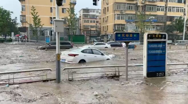 Çin’in başkenti Pekin şiddetli yağmurun etkisi altında