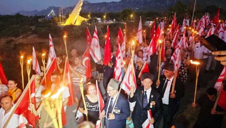 Barış Harekatı’nın 50. yıl dönümünde ‘Şafak Nöbeti’ tutuldu