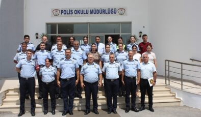 Hizmet içi eğitimlerle polis mensupları bilinçlenmeye devam ediyor