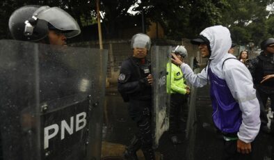 Venezuela’daki protestolarda 80’den fazla asker ve polis yaralandı