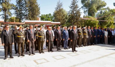 30 Ağustos Zafer Bayramı dolayısıyla Atatürk Anıtı’nda tören yapıldı