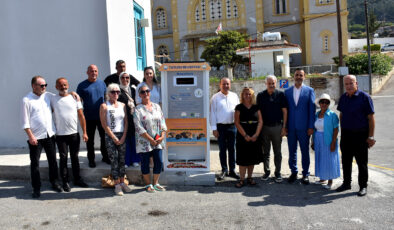 Tatlısu’ya sokak hayvanlarına mama ve su verebilen otomatlar yerleştirildi