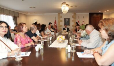 Cumhurbaşkanı Tatar, Gülsün Karadayı başkanlığındaki “Another world is forever possible of peace” uluslararası temsilci ve sanatçıları kabul etti