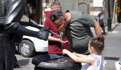 Serinlemek için çeşme sırası beklediler! “Çok sıcak bunalıyoruz” – Son Dakika Türkiye Haberleri