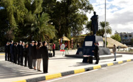 24 Kasım Öğretmenler Günü dolayısıyla Lefkoşa Atatürk Anıtı önünde tören düzenlendi