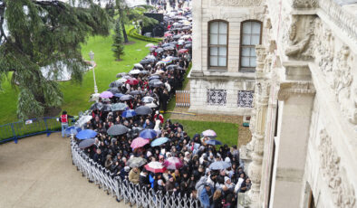 Büyük Önder Atatürk, Dolmabahçe Sarayı’ndaki odasında törenle anıldı