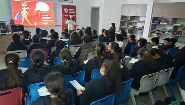 “Güvenli İnternet Eğitim Seminerleri” tüm ortaokul 6. sınıflarda verilmeye başlandı