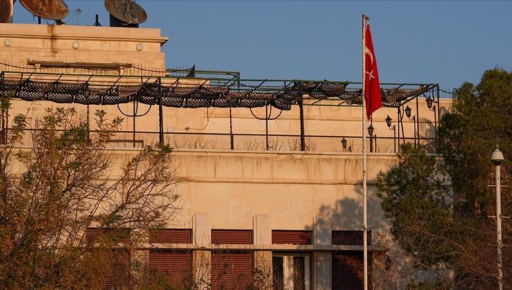 Türkiye’nin Şam Büyükelçiliği 12 yıl aradan sonra faaliyetlerine başladı