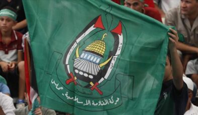 Hamas: Cumartesi günü yapılması planlanan rehine takası ertelendi