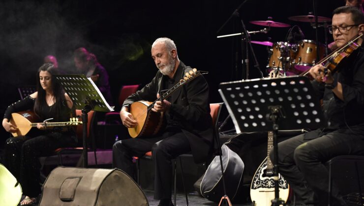 Zülfü Livaneli şarkıları Lefkoşa’da yankılandı