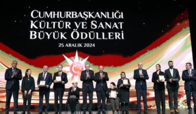 TC Cumhurbaşkanlığı Kültür Sanat Büyük Ödülleri Töreni, Cumhurbaşkanı Tatar’ın da katılımıyla yapıldı