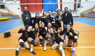 U18 Kızlar Voleybol Lig’i erteleme maçında kazanan Doğu Akdeniz Üniversitesi