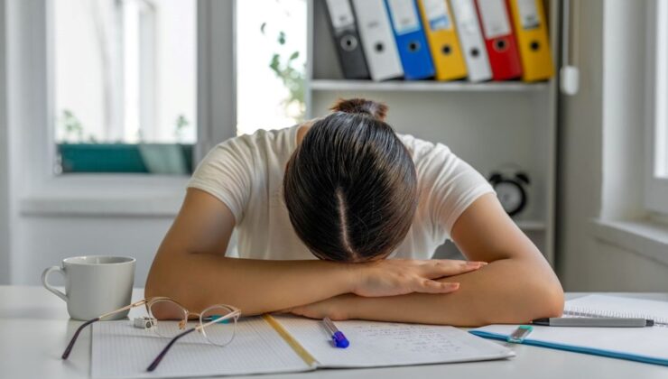 Uzun gelincik sendromu nedir? En çok kadınlar maruz kalıyor