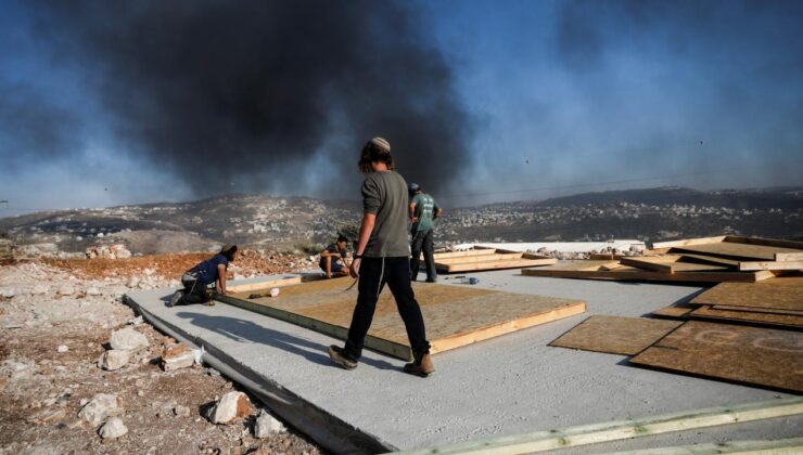 Haaretz: İsrail polisi, Filistinlilerin topraklarını gasbeden İsraillilerin saldırılarında suç ortağı