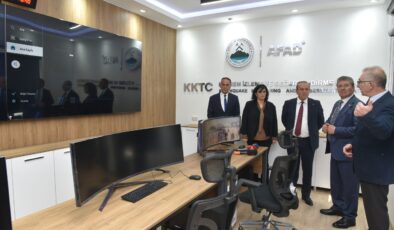 Başbakan Üstel, “KKTC Deprem İzleme ve Değerlendirme Merkezi”ni ziyaret etti, incelemelerde bulundu