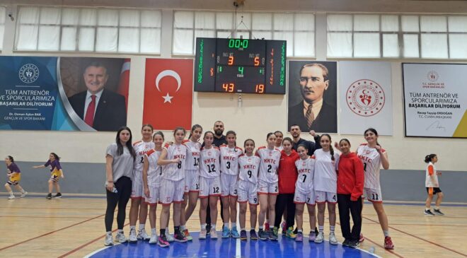 Kızlar galip