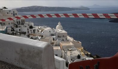 Yunanistan, Santorini Adası’nda acil durumlar için liman inşa ediyor