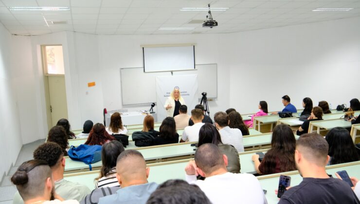 Tuğlu DAÜ’deki seminerde vurguladı: “Mehmetçik Büyükkonuk Belediyesi’nde kadınların gücü hissediliyor”