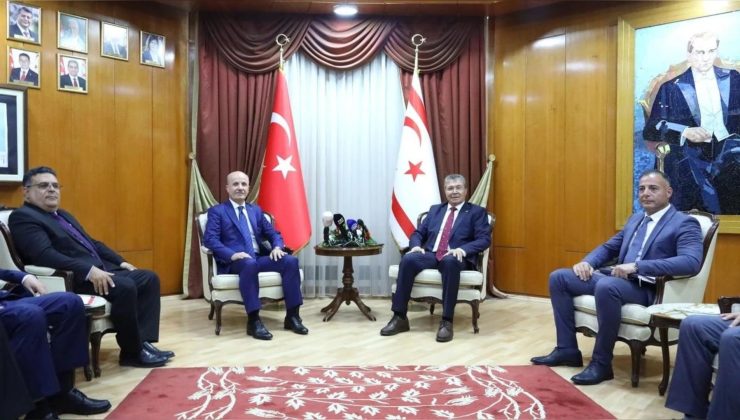 YÖK Başkanı Özvar ve beraberindeki heyet Başbakan Üstel’i ziyaret etti