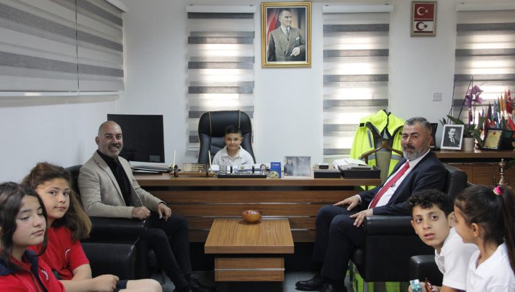 Beyarmudu Belediye Başkanı Bebek bölge ilkokullarından öğrencilerini kabul etti