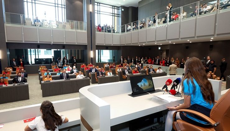 Yeni Cumhuriyet Meclisi’nde ilk temsili Genel Kurul “Çocuk Hakları” gündemiyle yapıldı