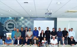 Sendikalar, Disiplin Tüzüğü’ne karşı cuma günü tam gün uyarı grevine gidecek… Aynı günün akşamı Kuğulu Park önünde miting düzenlenecek
