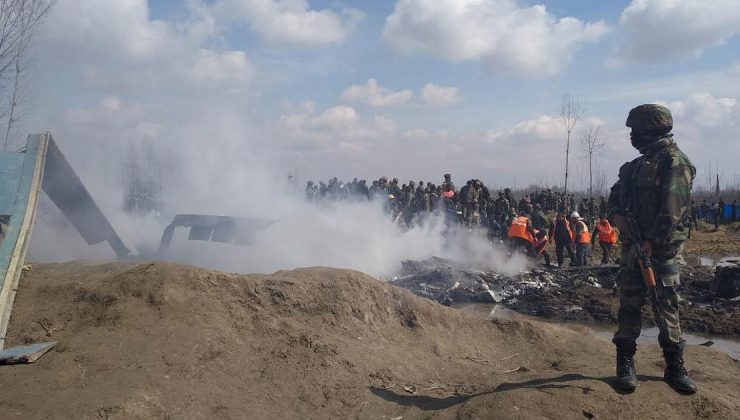 Hindistan savaş uçaklarının Cammu Keşmir’de devriye uçuşuna Pakistan’dan yanıt
