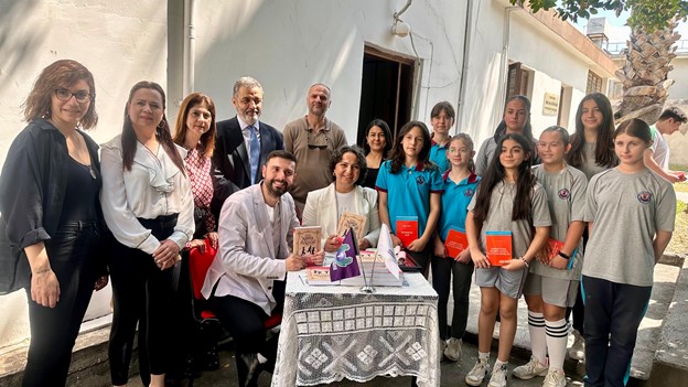 “Kıbrıs Öyküleri” Girne Halk Kütüphanesi’nde tanıtıldı