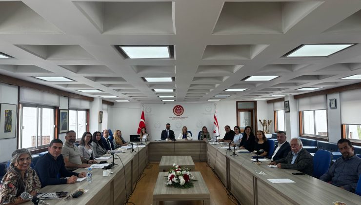 İdari Komite, Mücahitlerin hakları ve kamu çalışanlarının maaşlarıyla ilgili yasa önerilerini görüştü