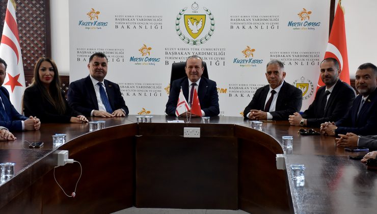 Ataoğlu, AdaKıbrıs’ta Turizm Buluşması organizasyonu kapsamında KKTC’de bulunan TÜRSAB Heyeti ile KITSAB heyetlerini kabul etti:’ Lansman etkinlikleri ile amacımız KKTC’yi Türkiye halkına tanıtmak’
