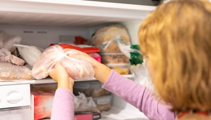 Gıda uzmanı herkesin yaptığı hatayı açıkladı: Asla buzdolabında saklamayın