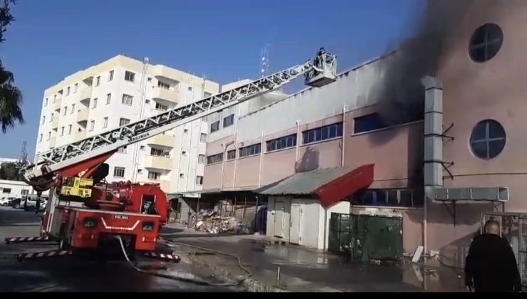 Mağusa Önder Alışveriş Merkezi’nde yangın