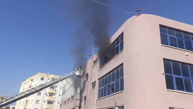 Önder AVM’deki yangının elektrik kablolarının kısa devre yapması sonucu çıktığı bildirildi