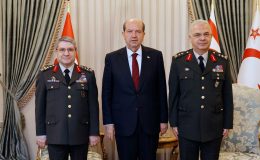Cumhurbaşkanı Tatar, Kara Kuvvetleri Komutanı Orgeneral Selçuk Bayraktaroğlu ile görüştü