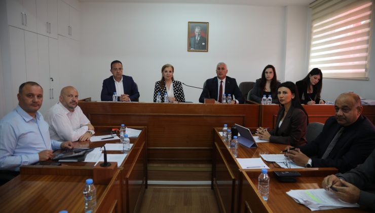 Maliye Komitesi üç yasa tasarısını görüştü, birini oy birliğiyle onayladı