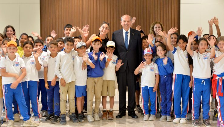 Cumhurbaşkanı Tatar, Mustafa Çağatay İlkokulu öğrenci ve öğretmenlerini kabul etti
