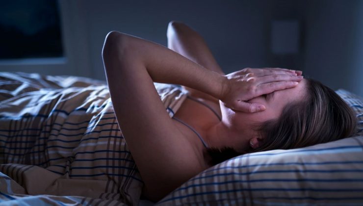 Uyku pozisyonu omurganızı nasıl etkiliyor: Her gece sırtınıza zarar mı veriyorsunuz?