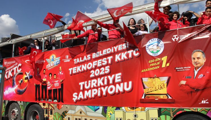 TEKNOFEST KKTC’de birinci olan öğrencilere Kayseri’de üstü açık otobüsle şehir turu yaptırıldı