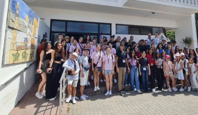 Farklı ülkelerden çocuklar Girne’de dünya barışı temasıyla resim çizdi