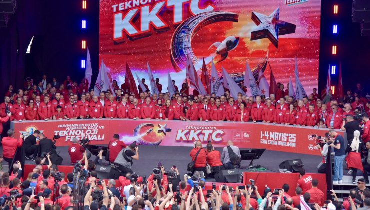 TEKNOFEST KKTC törenle açıldı… Bayraktar: “Artık bu adada refah, özgürlük, teknoloji rüzgarı esecek