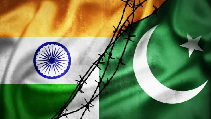 Pakistan, Hindistan ile derhal yürürlüğe girecek bir ateşkes konusunda anlaşmaya varıldığını açıkladı