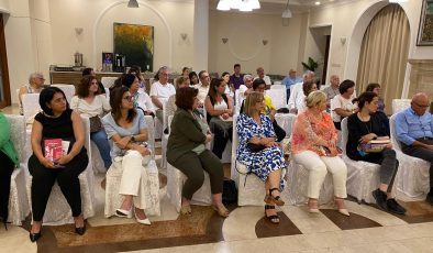 Başaran Düzgün’ün Pembe Boyalı Oda romanının tanıtımı Girne’de yapıldı