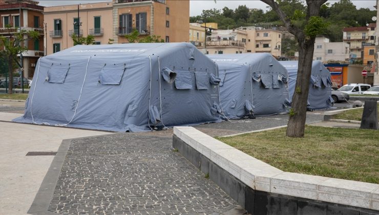 Campi Flegrei bölgesinde üst üste depremler: Napoli kentinde halkta endişeye neden oldu