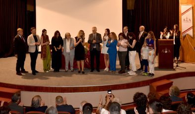 “İlk Gençlik Romanı Ödül Töreni”, Gülten Dayıoğlu’nın katılımıyla yapıldı