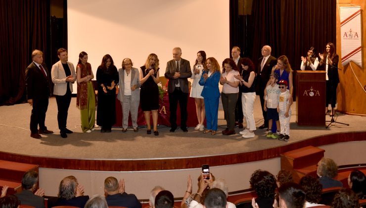“İlk Gençlik Romanı Ödül Töreni”, Gülten Dayıoğlu’nın katılımıyla yapıldı